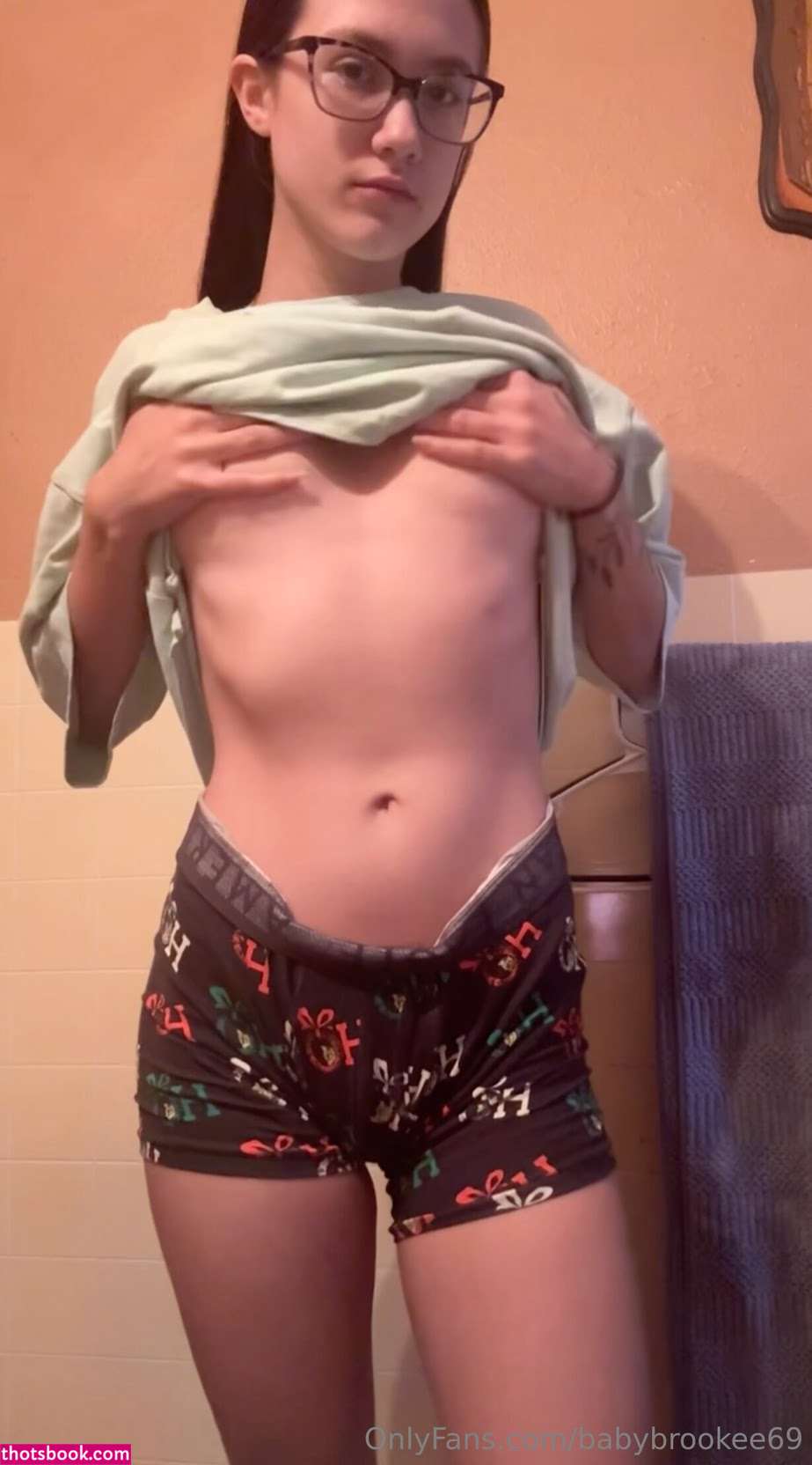 willowbloomxo Photo #3