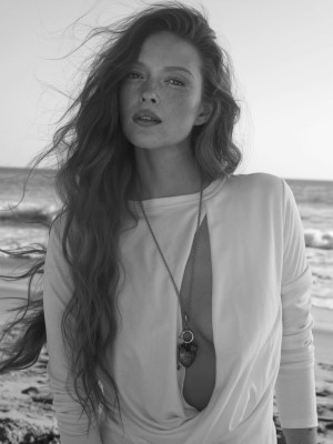 Larsen Thompson Photo #120