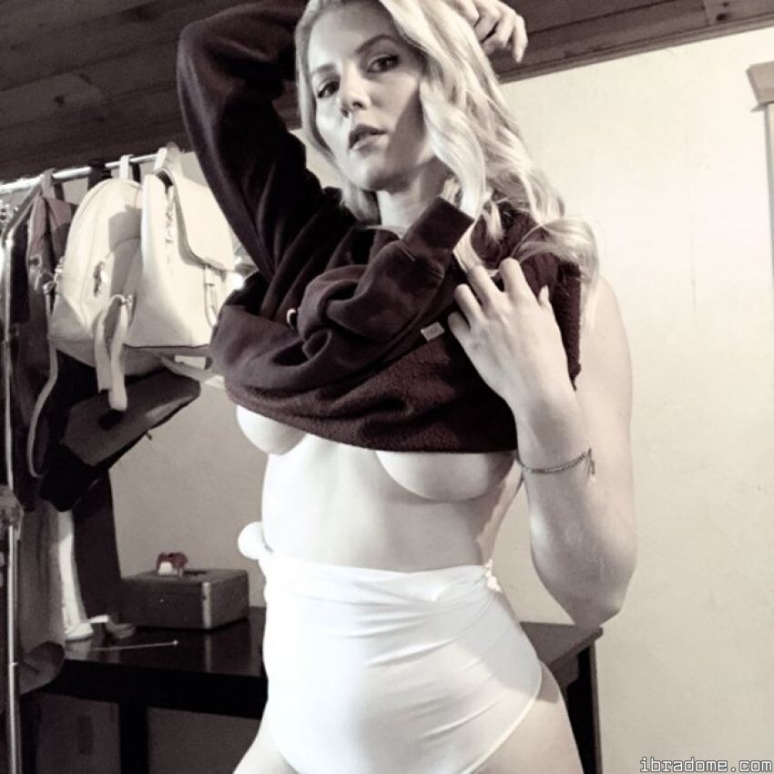 Kat Wonders Photo #120