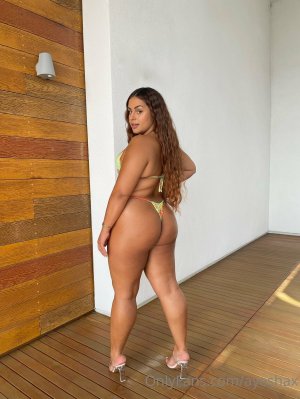 Ayesha Iqbal Photo #22