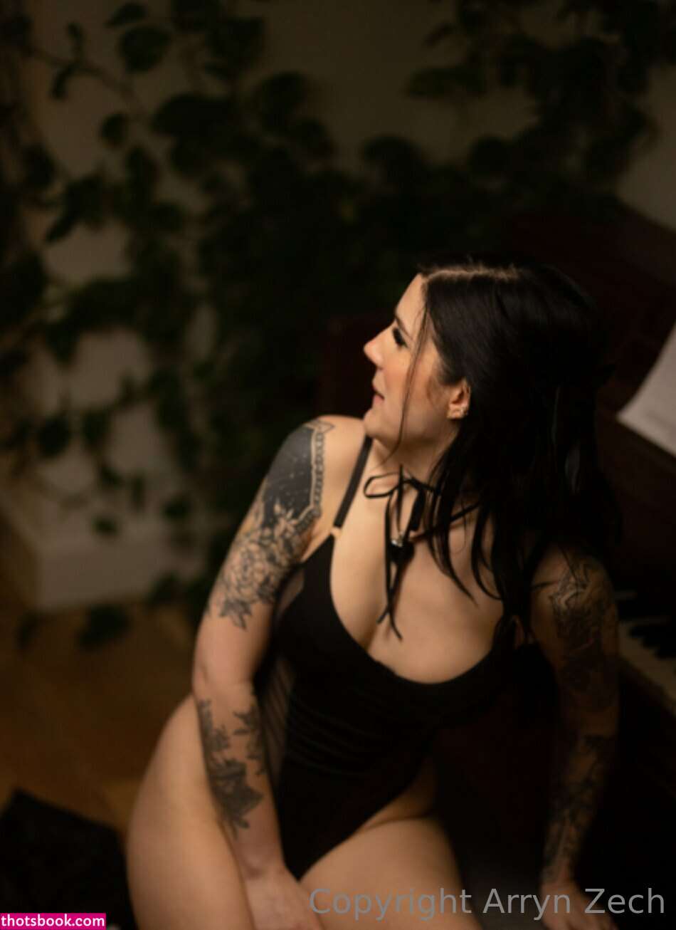 Arryn Zech Photo #67