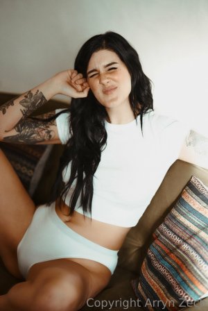 Arryn Zech Photo #132