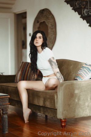 Arryn Zech Photo #133