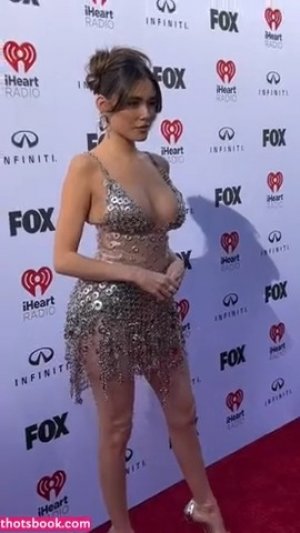 Madison Beer Post #19