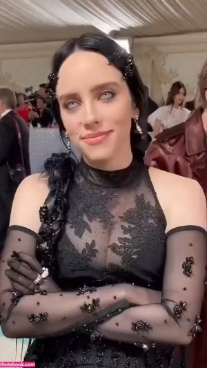 Billie Eilish Post #16