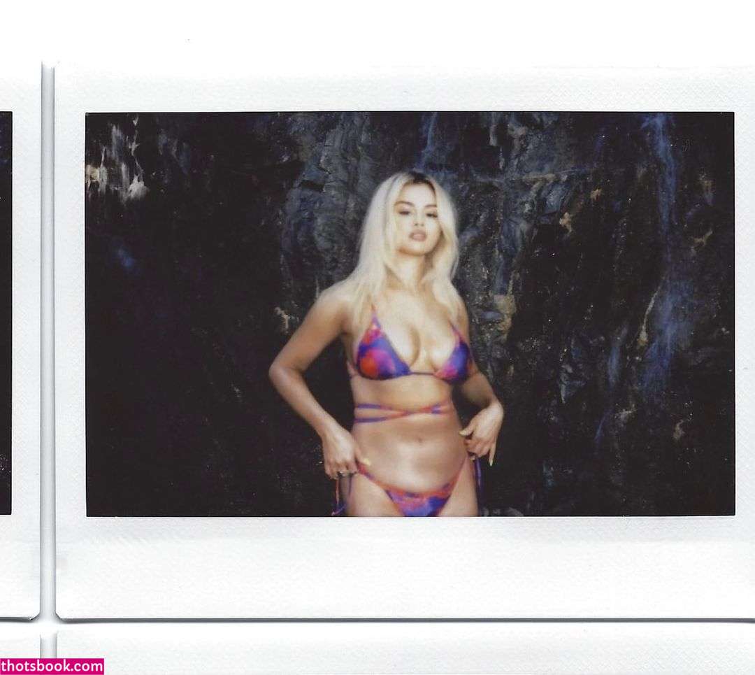 Selena Gomez Photo #26