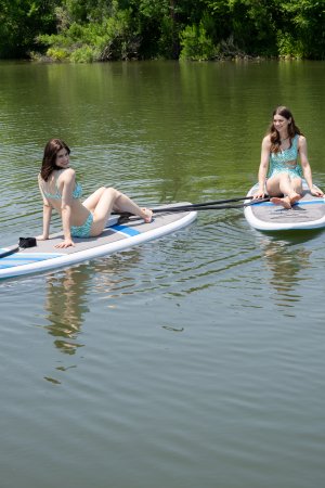Alexandra Daddario Photo #8