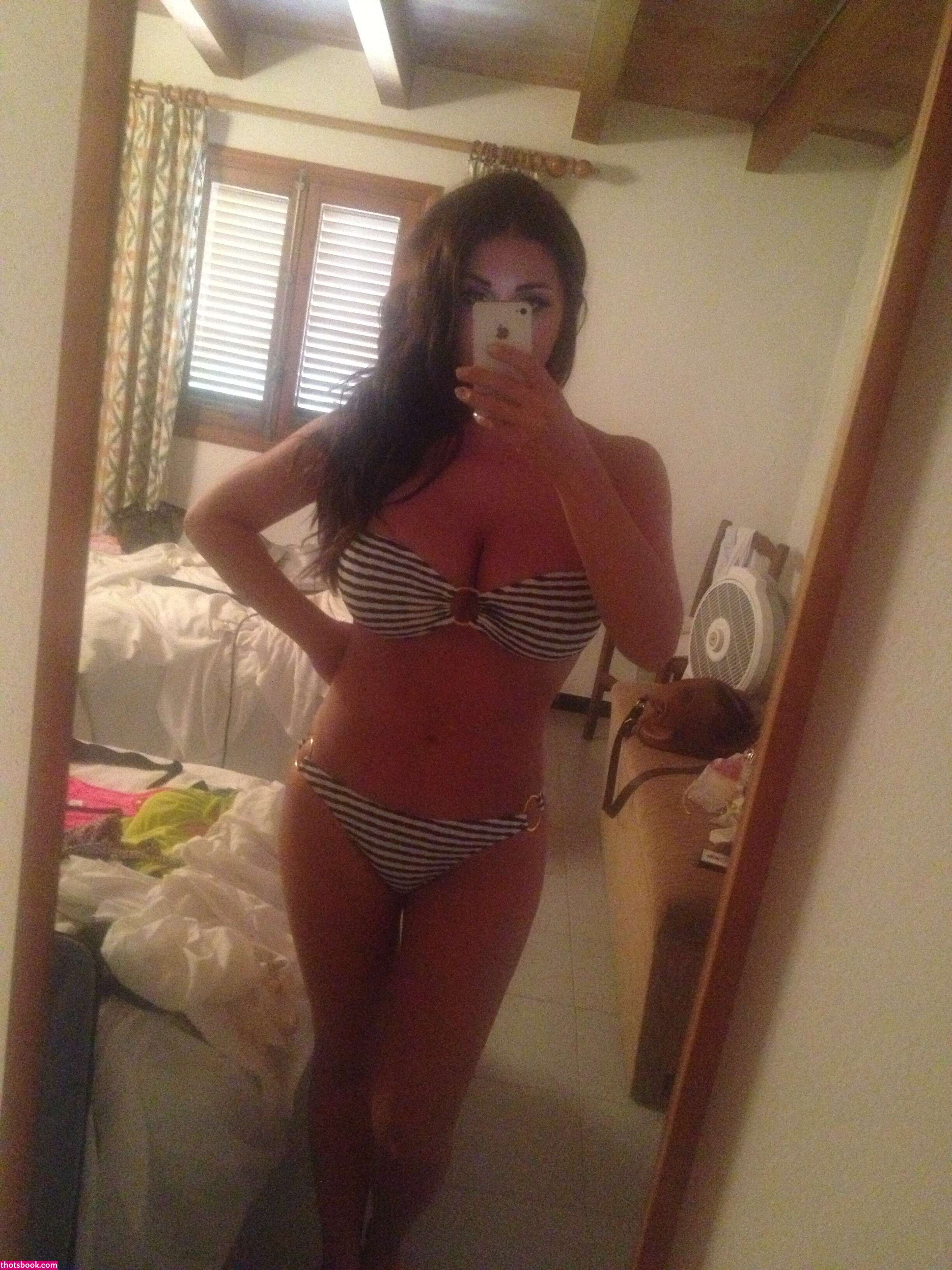 Lucy Pinder Photo #4