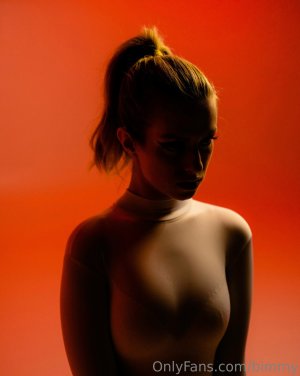 Barbara Dunkelman Photo #113