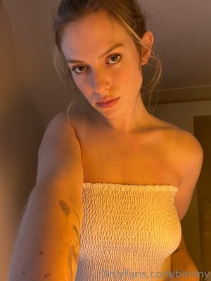 Barbara Dunkelman Photo #138