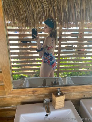 Barbara Dunkelman Photo #150