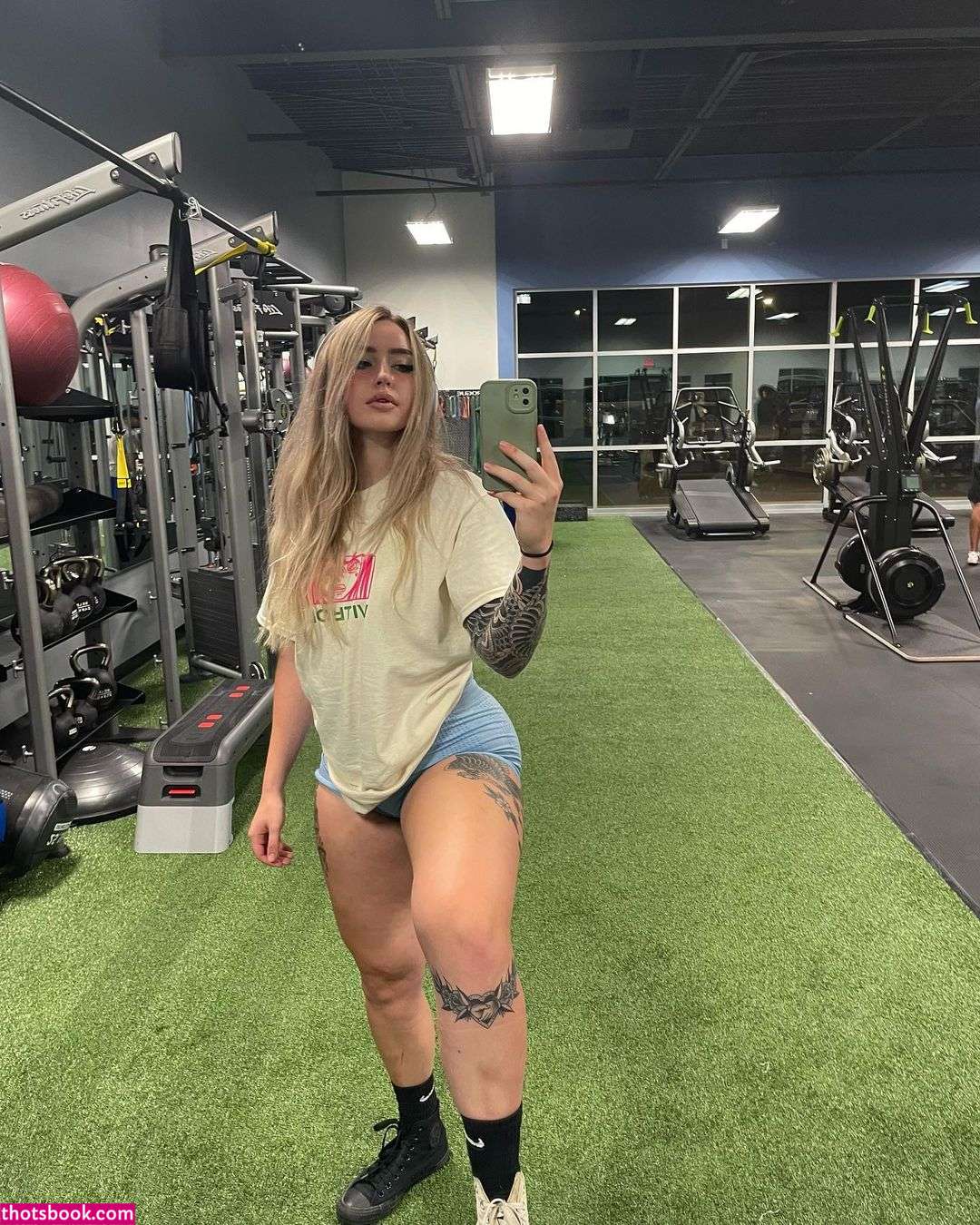 Strongwaifu Photo #64