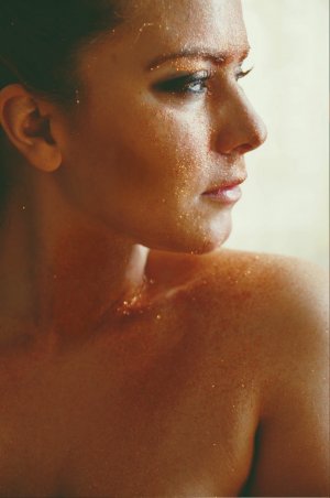 London Andrews Photo #263