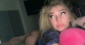 Kendra Sunderland Photo #133