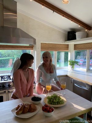 Dana Dearmond Photo #38