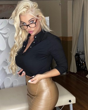 Mandity Izabella Photo #26