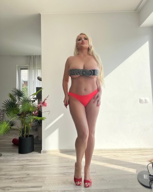 Mandity Izabella Photo #95