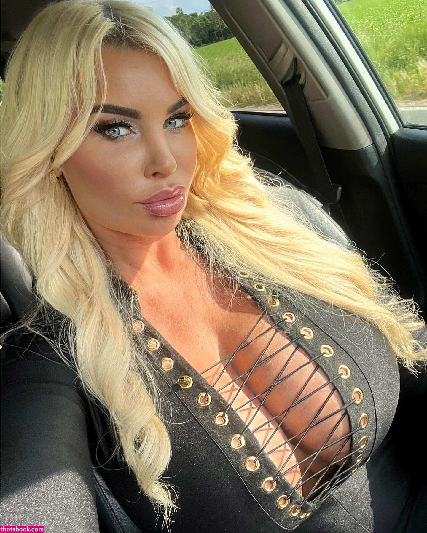 Mandity Izabella Photo #125