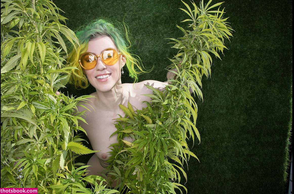 Comicbookgirl19 Photo #194