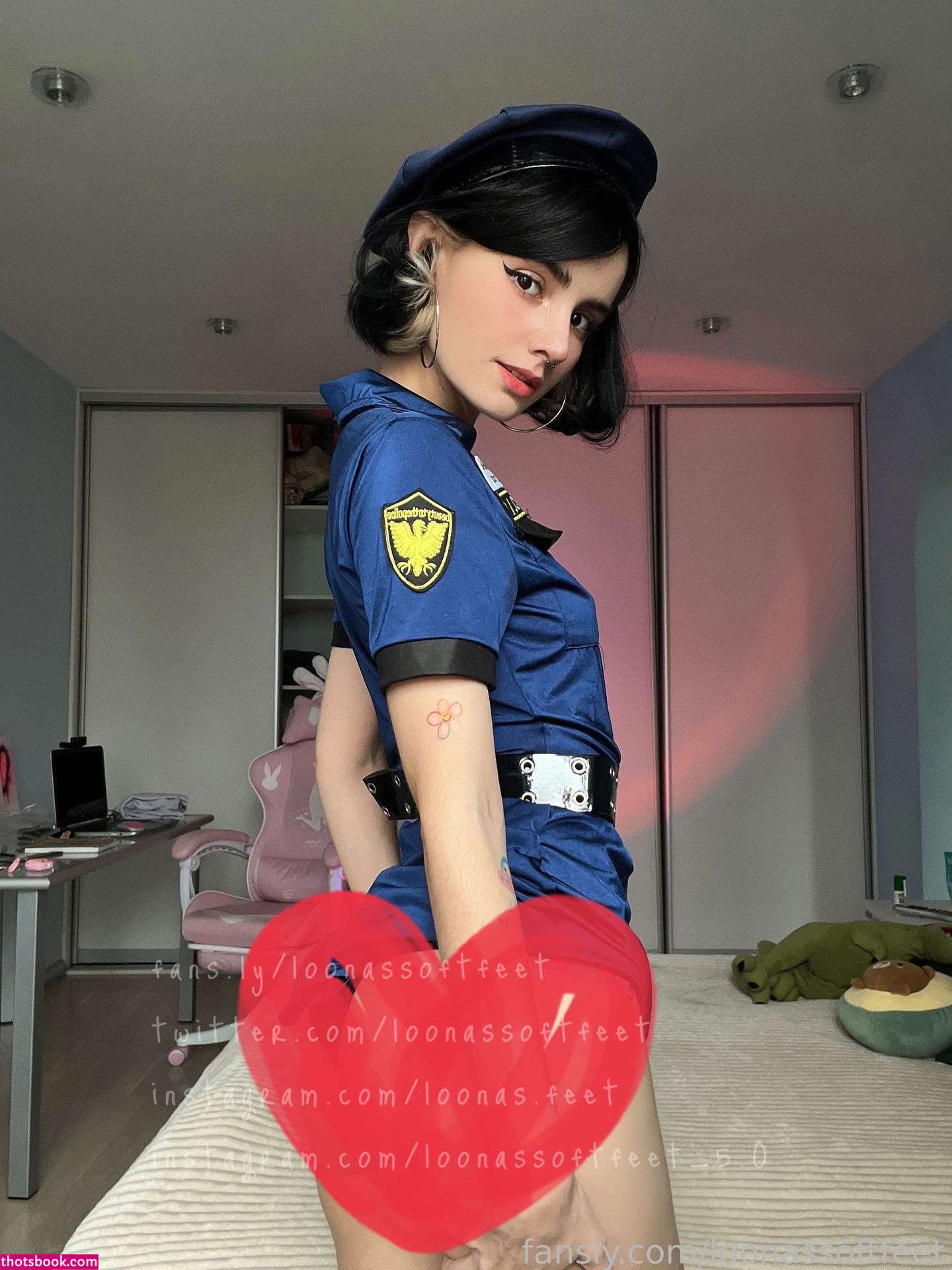 Loonassoftfeet Photo #78