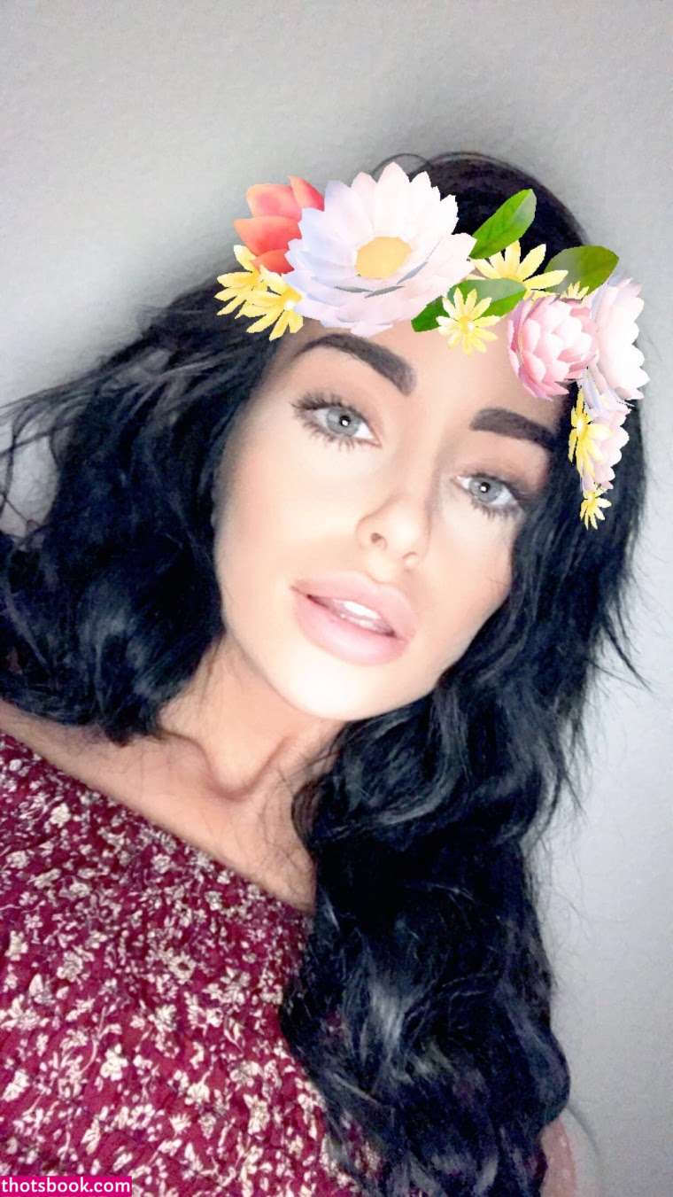 Naomi Woods Photo #51