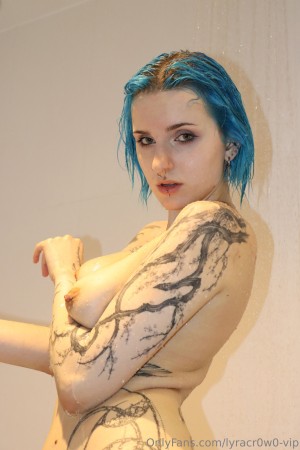 Lyra Crow Photo #494