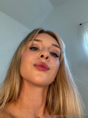 Gabbie Carter Photo #164