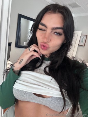 Emily Rinaudo Photo #252