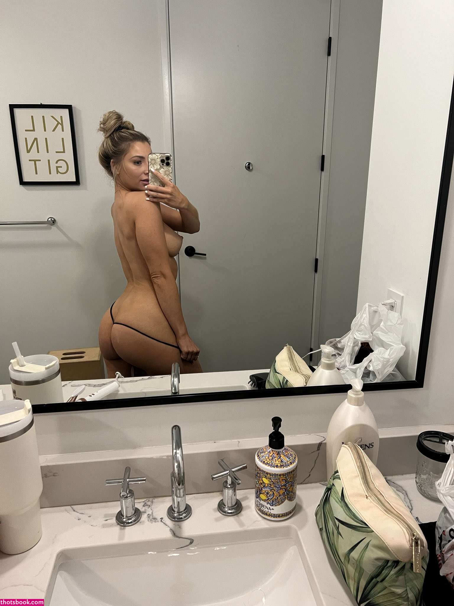 Kennie Leighh Photo #25