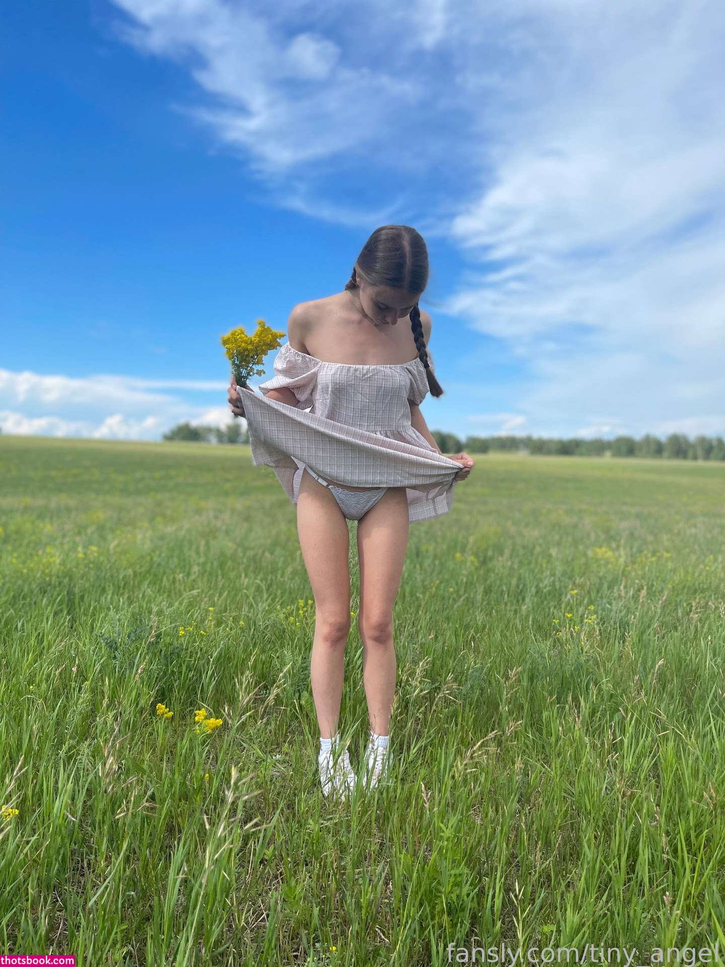 Tinyangelx Photo #20