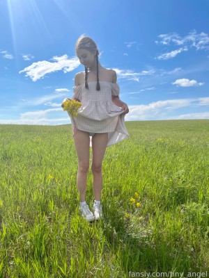 Tinyangelx Photo #17