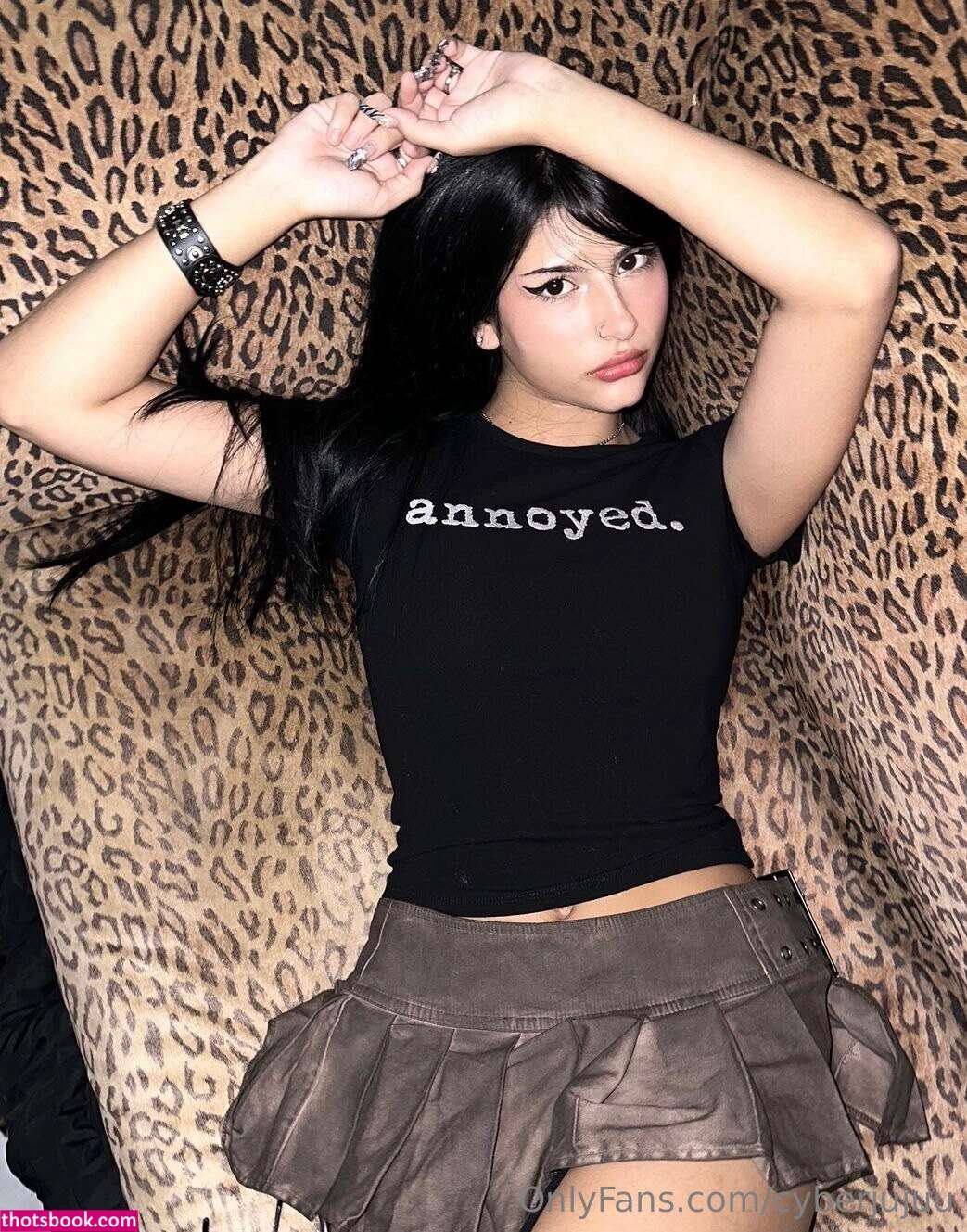 Cyberjuju Photo #197