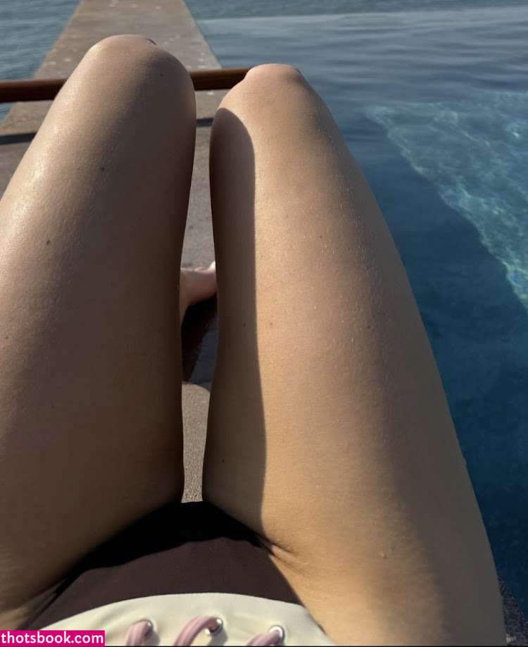 Caroline Zalog Photo #1138