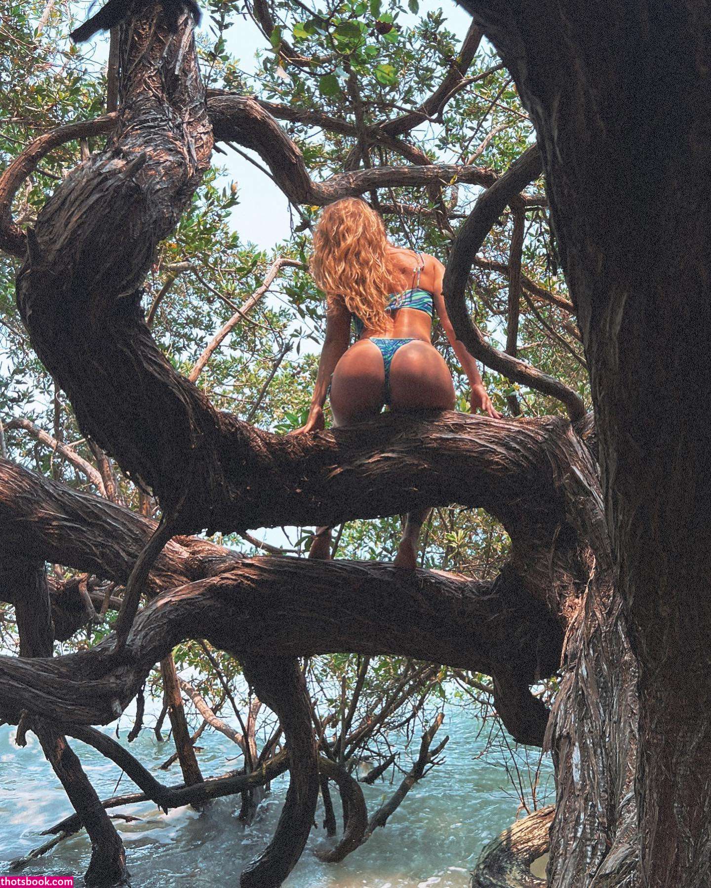 Molly Pills Photo #61