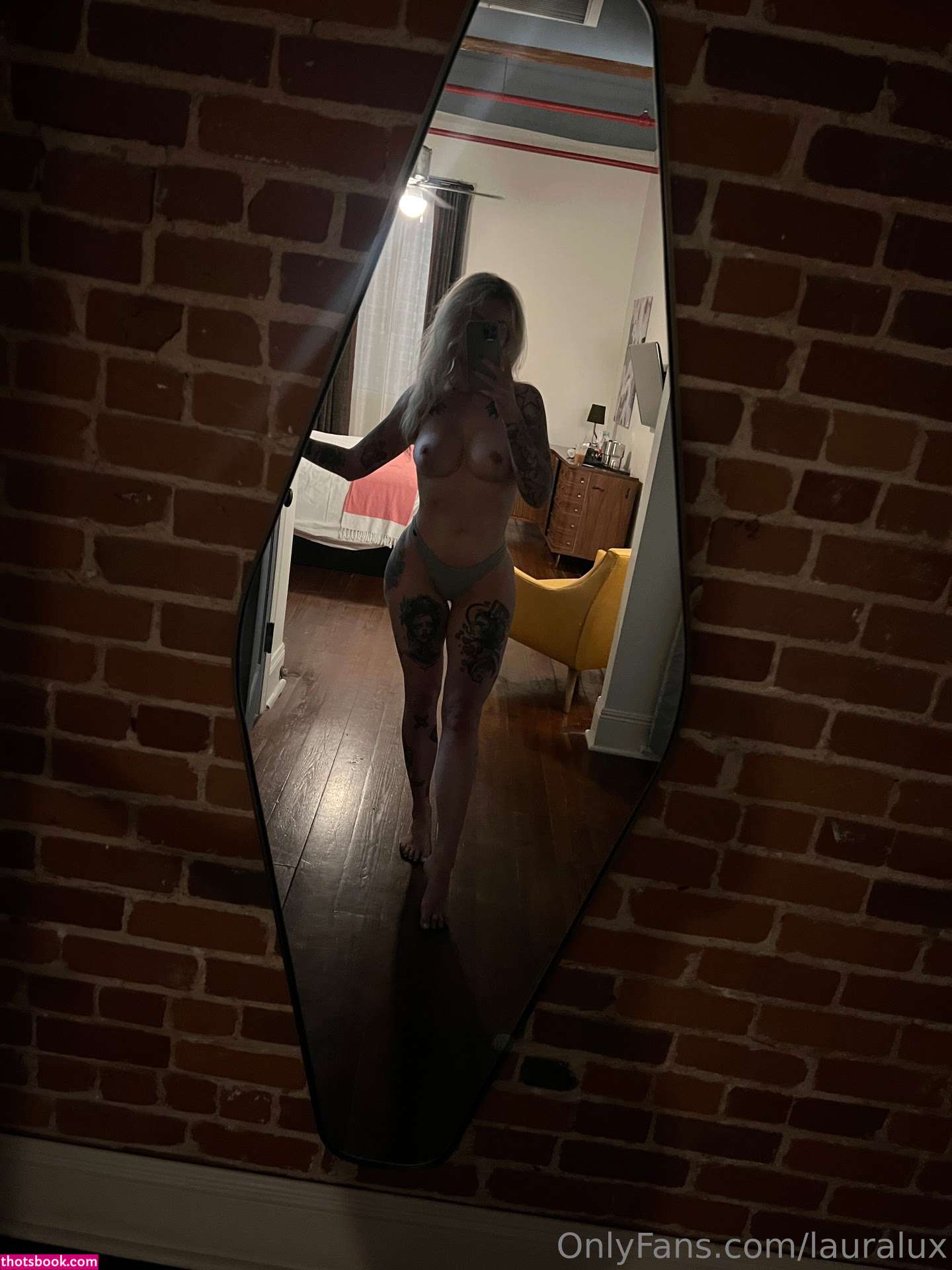 Laura Lux Photo #198