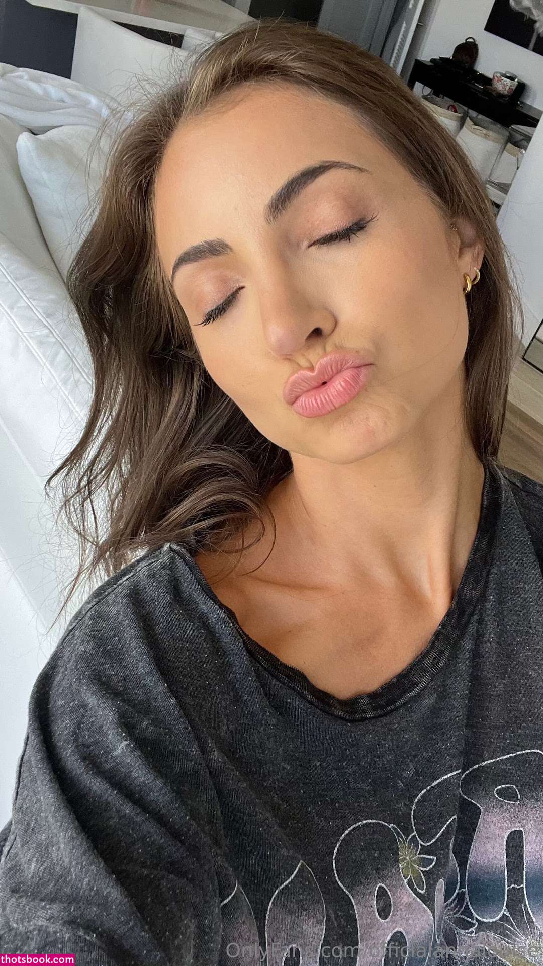 Anna Louise Photo #477