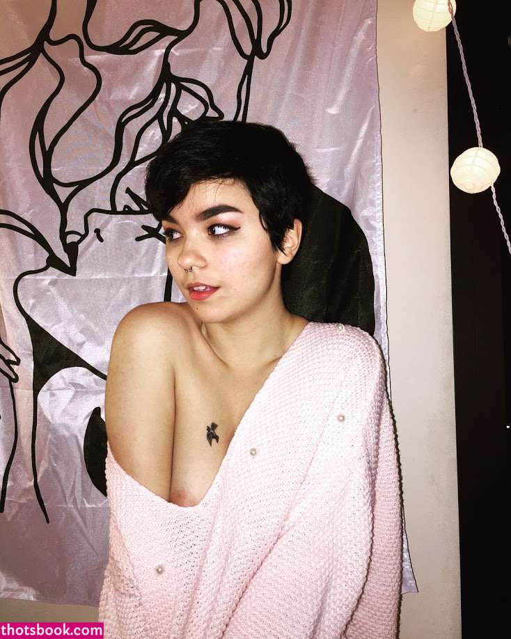 Ultraviolet Darling Photo #22