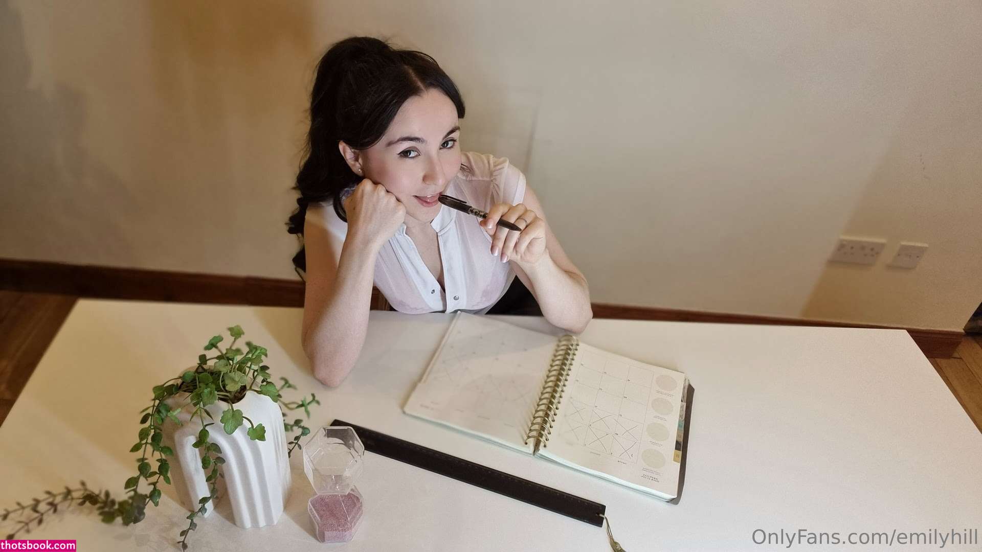 Emily Hill Photo #109