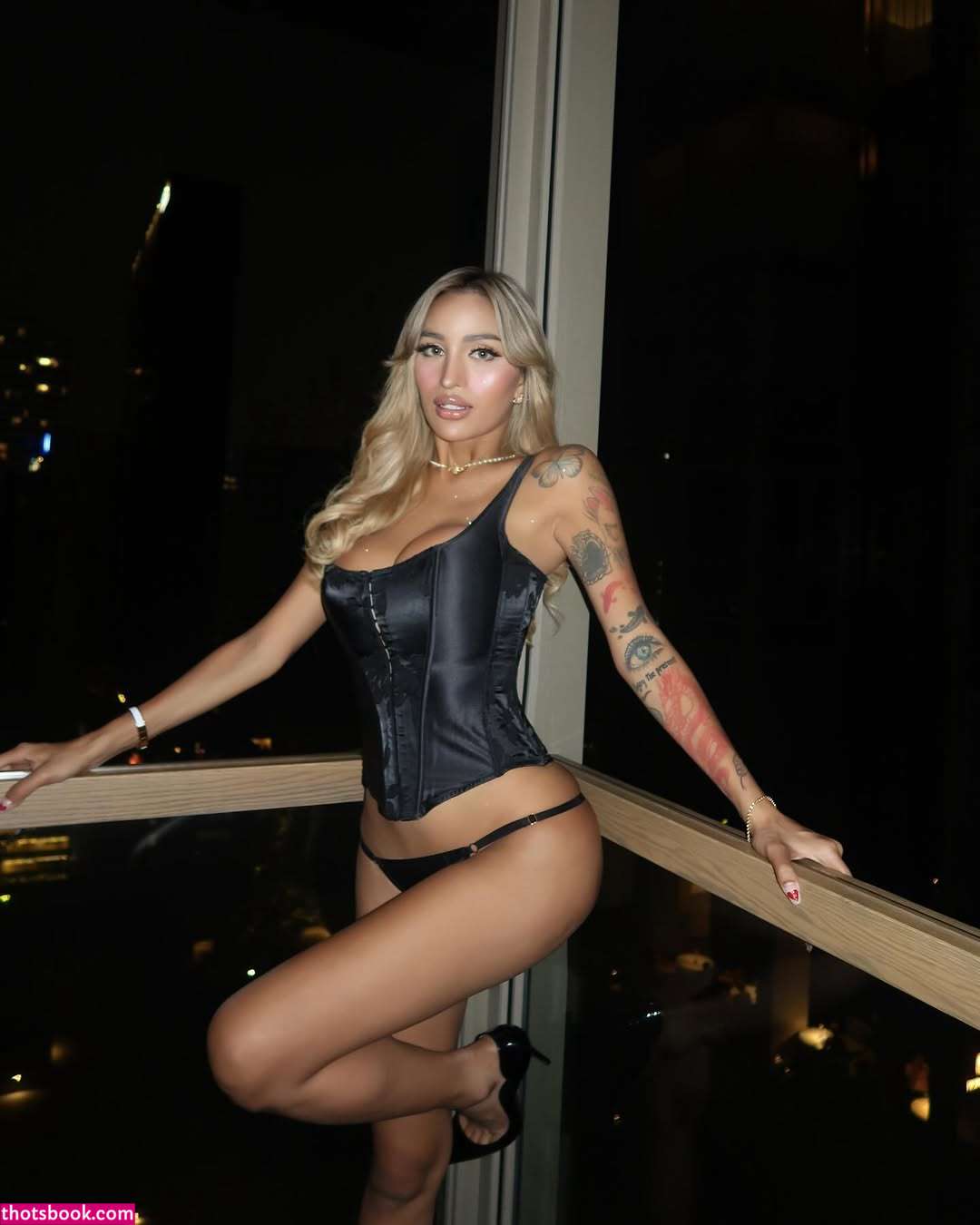 hollysafara Photo #5