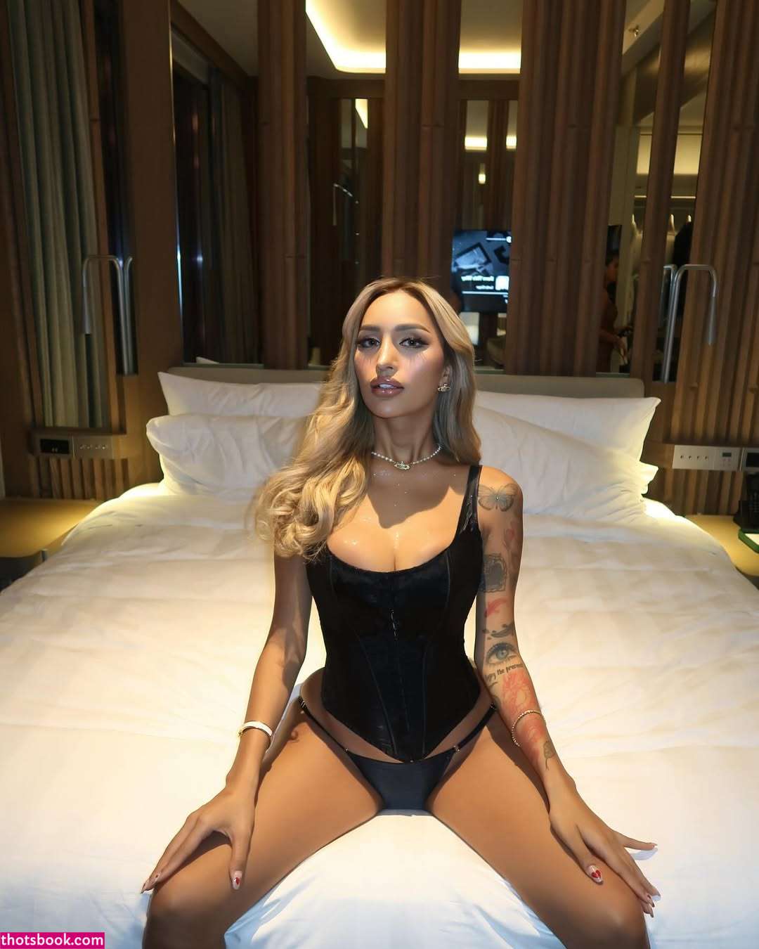 hollysafara Photo #6