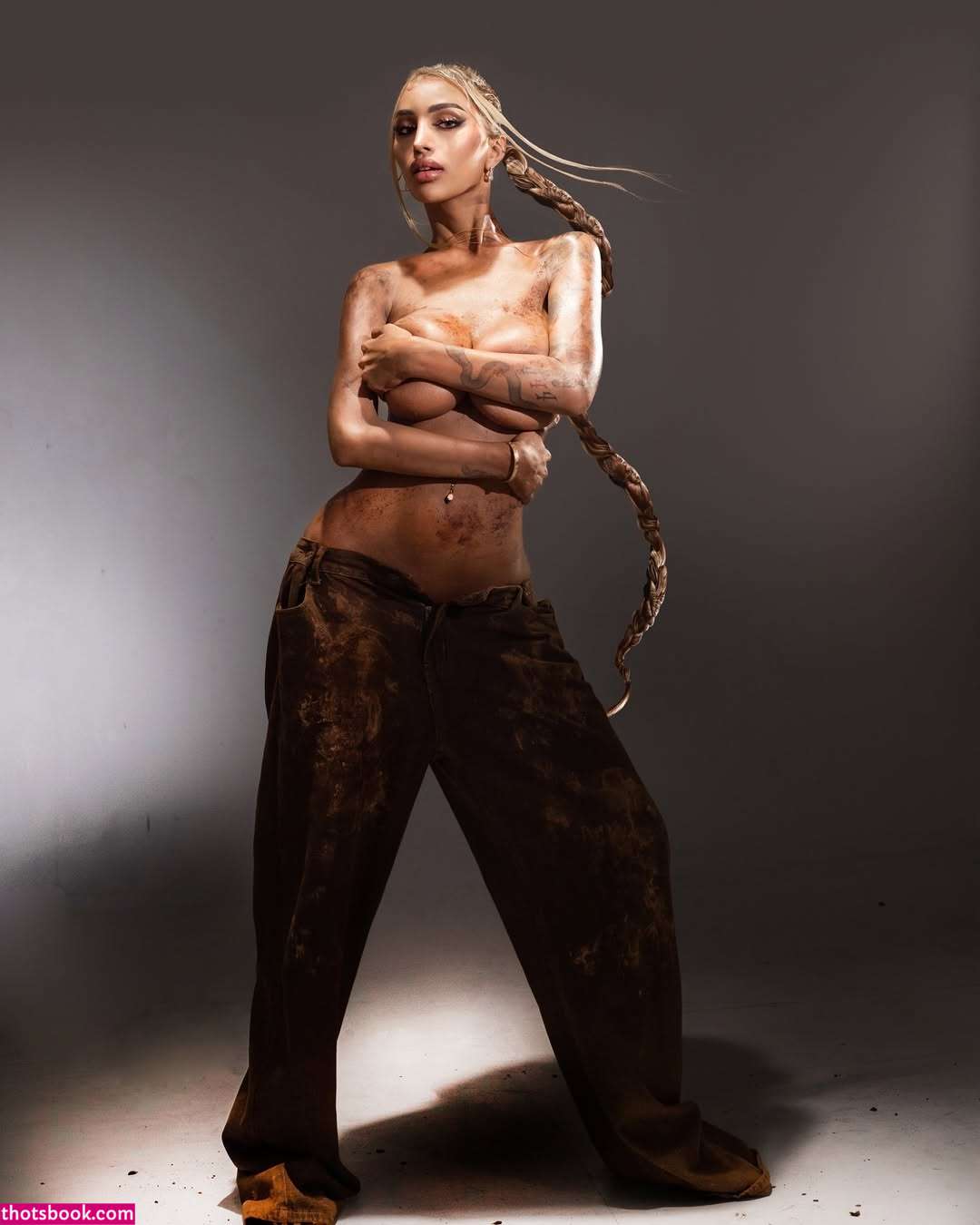 hollysafara Photo #8