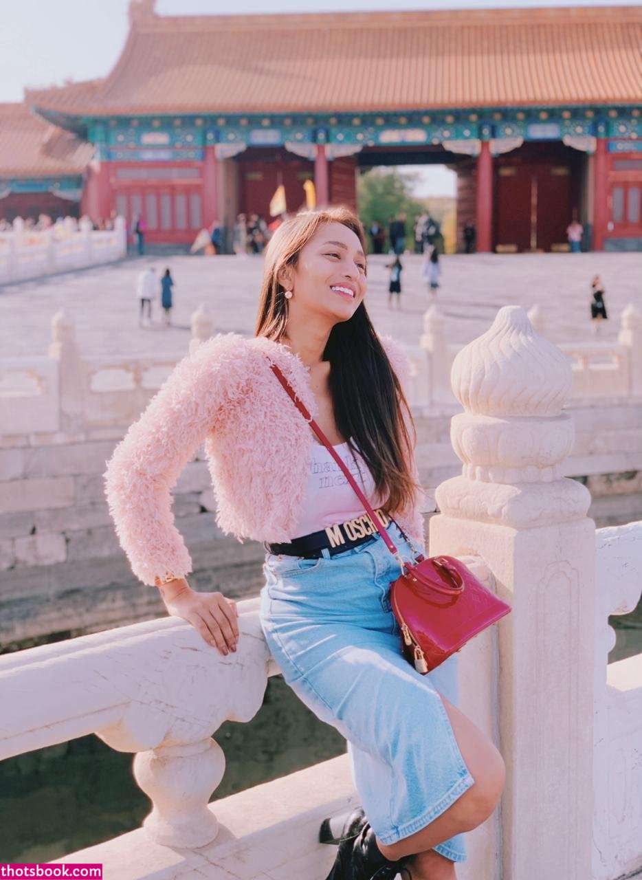 hollysafara Photo #25