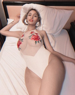 hollysafara Photo #30