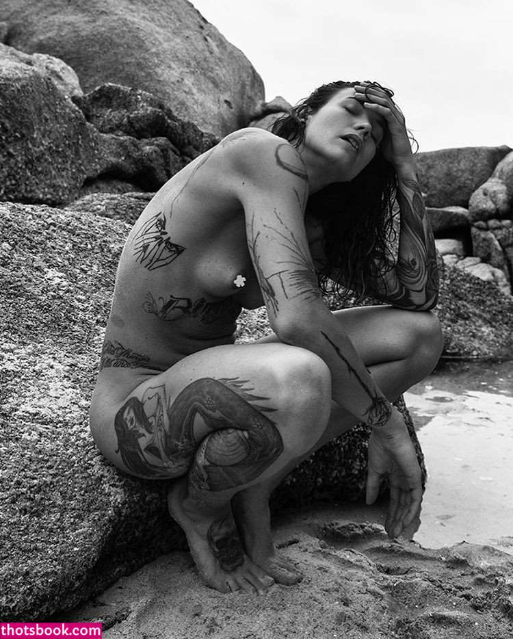 Kelly Winstanley Photo #10