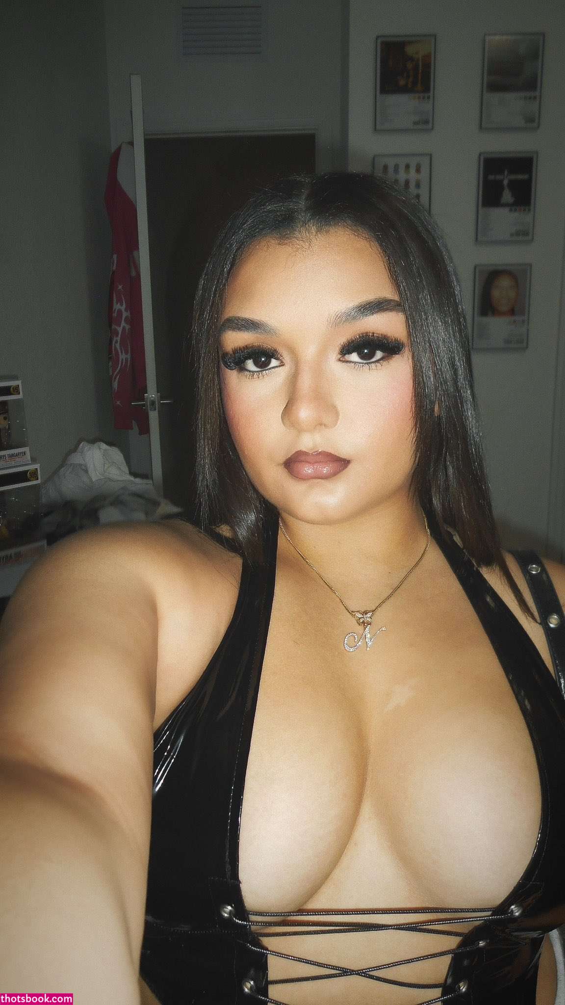 nikkilopzz Photo #16