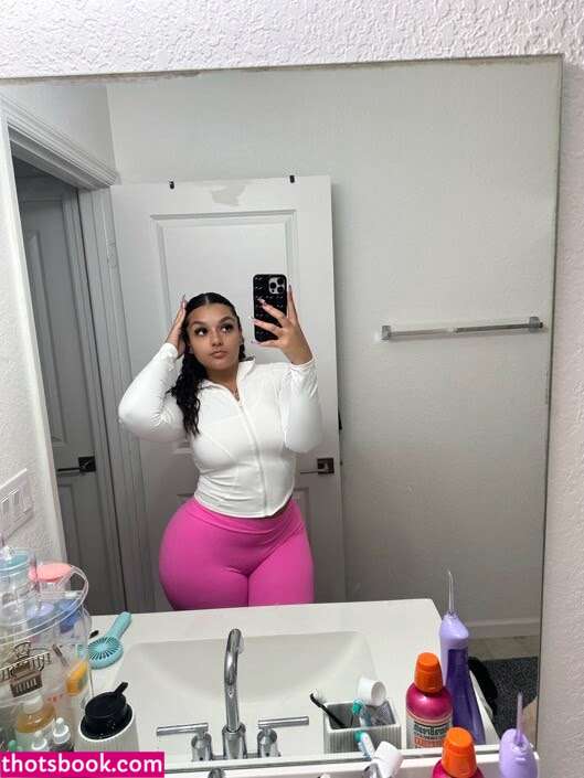 nikkilopzz Photo #35