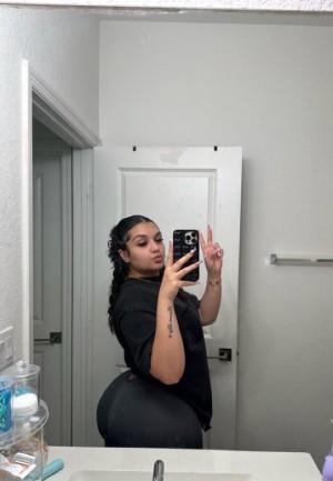 nikkilopzz Photo #30