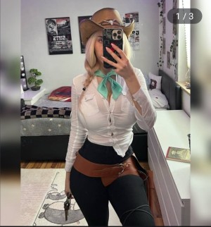 Elisa Denisee Photo #21