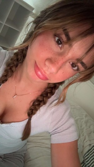 Mikayla Campinos Photo #21