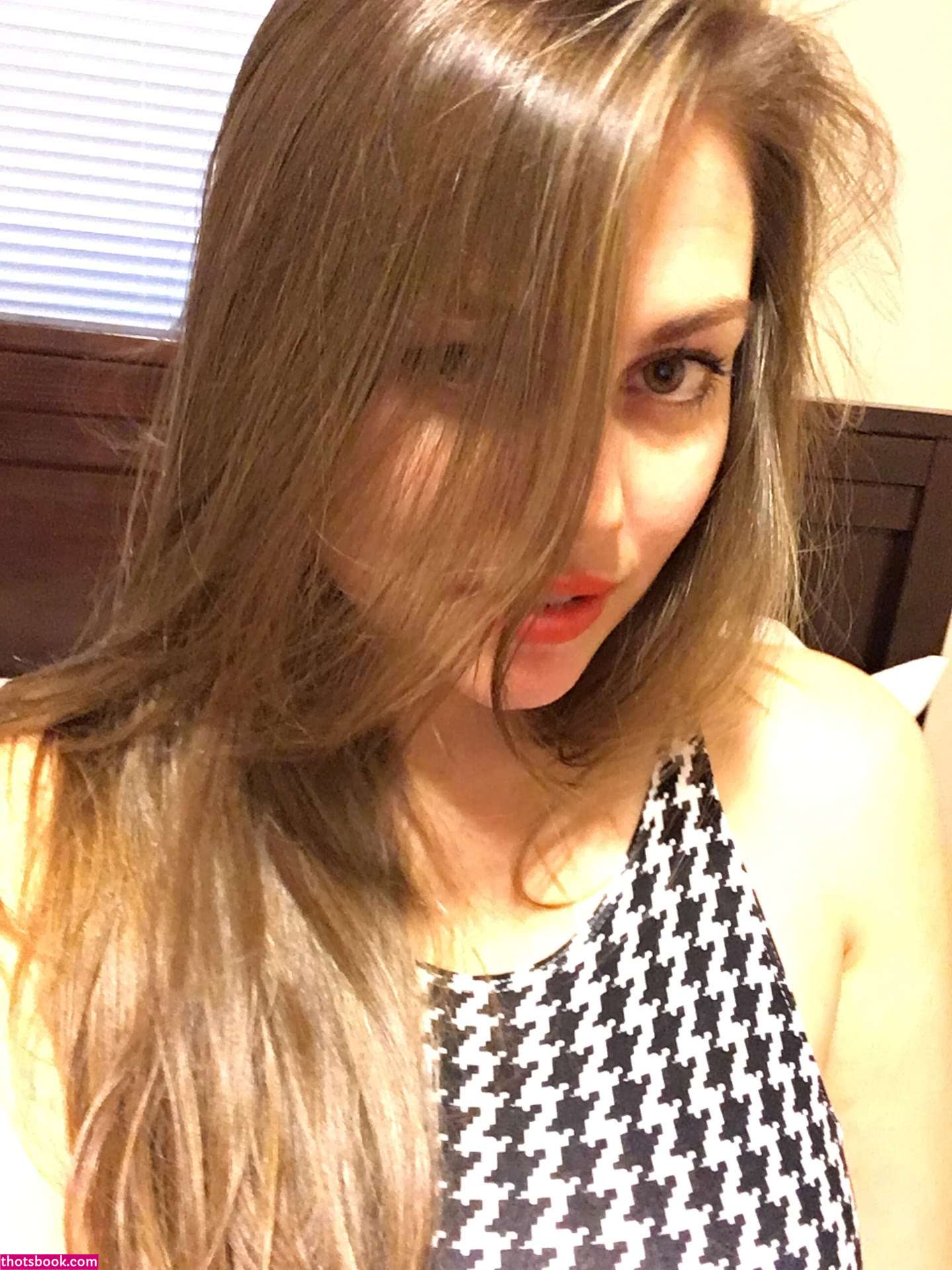 Lillias Right Photo #51